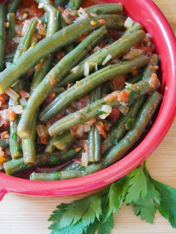 Fasolakia (Greek green beans) • Curious Cuisiniere