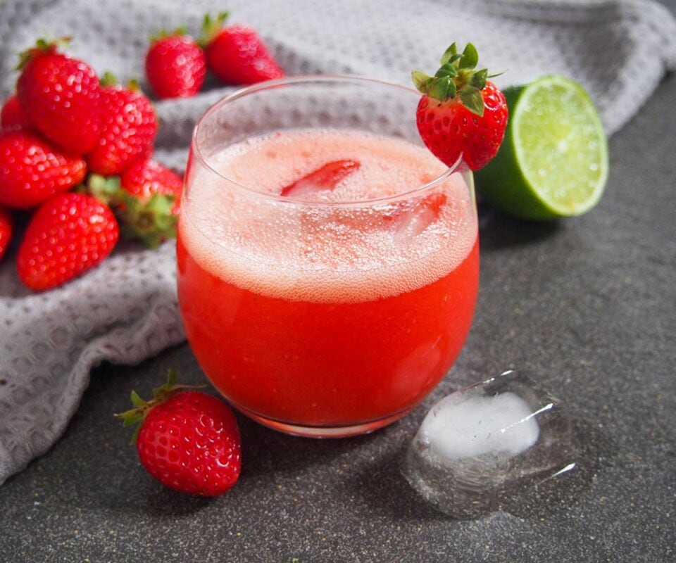 Agua De Fresa Mexican Strawberry Water Curious Cuisiniere