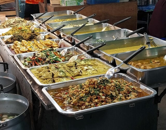 Thailand - Khao gaeng counter - authentic Thai food